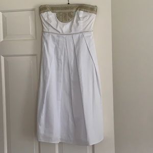 Elegant strapless dress with attachable halter